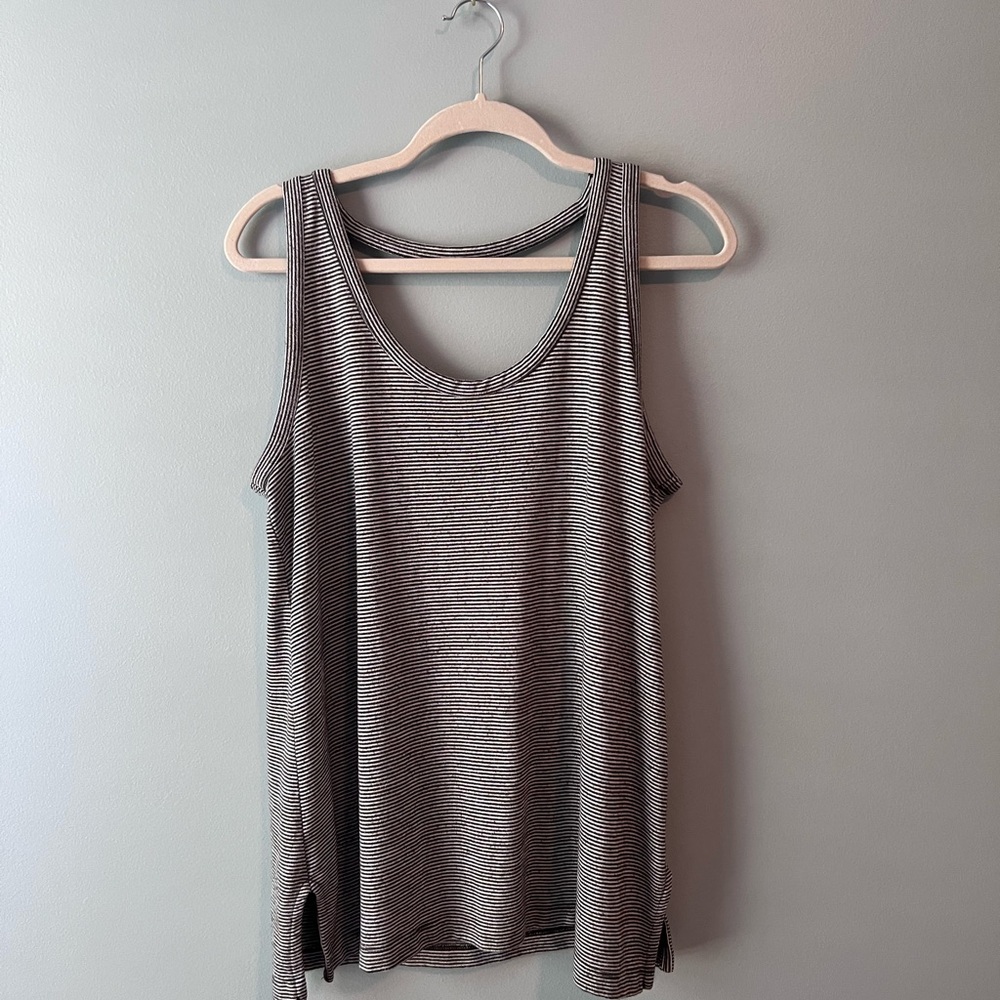 LOFT Green Sleeveless Tank Top